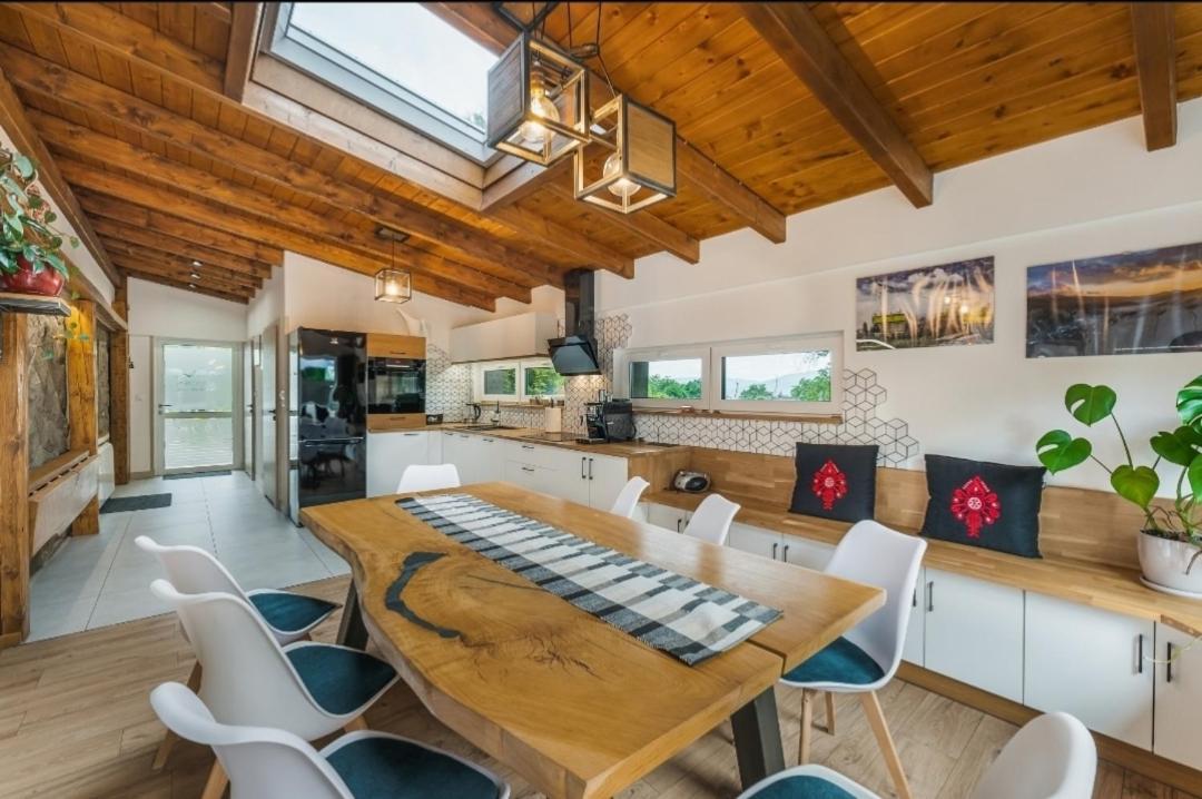 Apartament Pod Bukowym Lasem Meszna Esterno foto